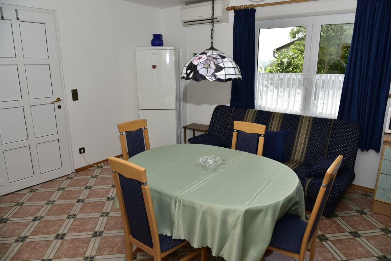 Apartment Blumen Oase Malinska Exteriér fotografie